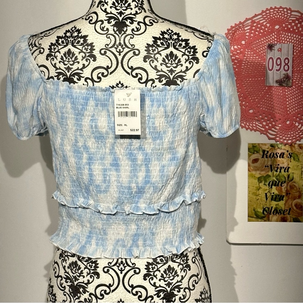NWT Lush Blue & White Swirl Crop Smocked Top XL - Picture 4 of 7